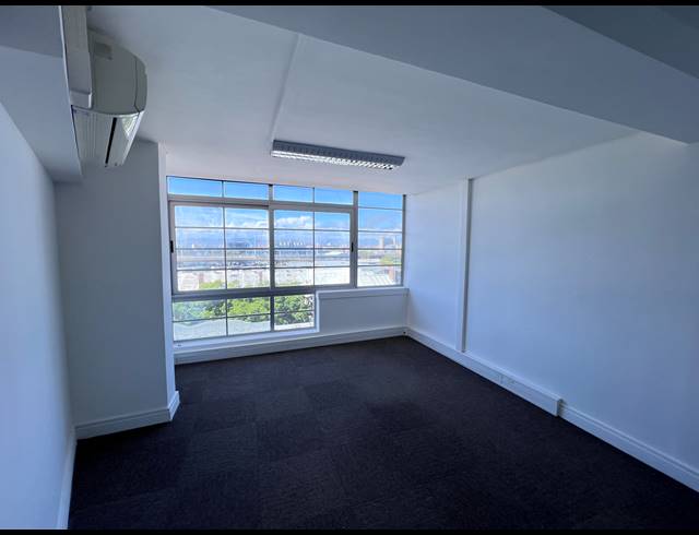 300M² OFFICE TO LET IN GREEN POINT